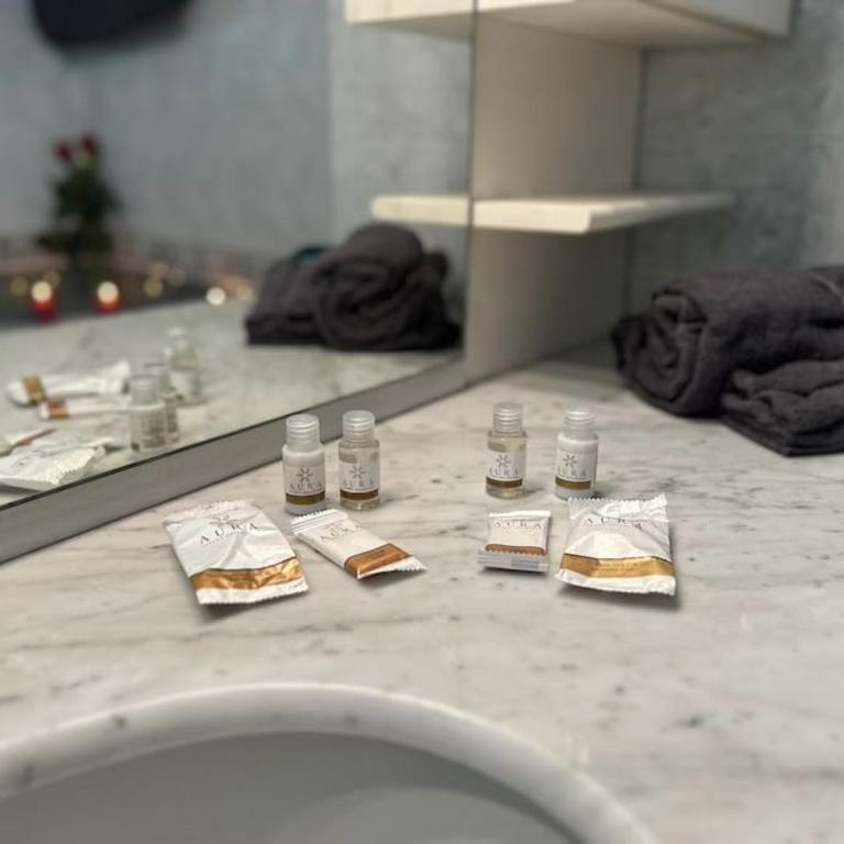 [Jacuzzi-idrotherapy] [Duomo 5 min] [QCTerme 100m] - Appartamento con 2 Camere da Letto - 4