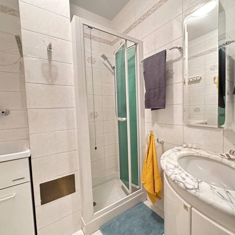 [Jacuzzi-idrotherapy] [Duomo 5 min] [QCTerme 100m] - Appartamento con 2 Camere da Letto - 15