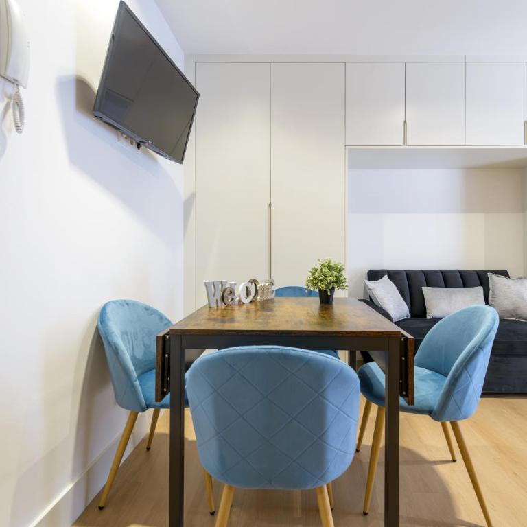Gran Via NEW 2BR 1BTH Elevator - Two-Bedroom Apartment - 11