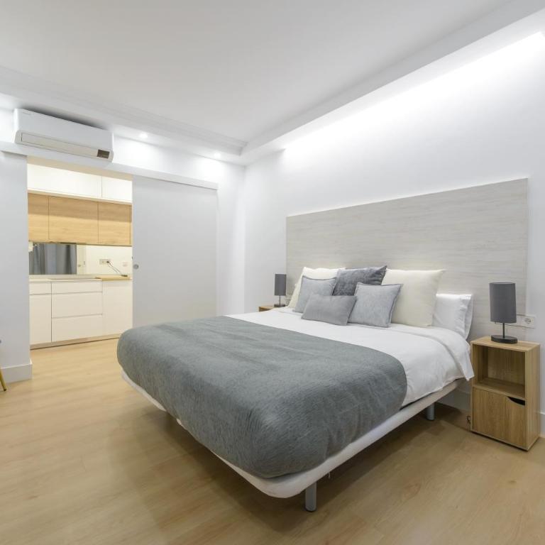 Gran Via NEW 2BR 1BTH Elevator - Two-Bedroom Apartment - 41