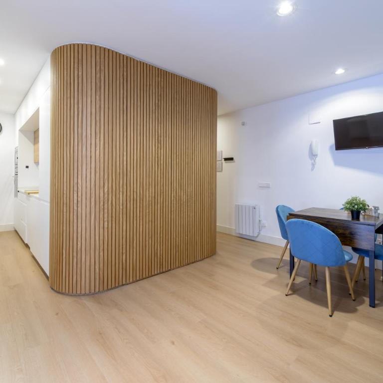 Gran Via NEW 2BR 1BTH Elevator - Two-Bedroom Apartment - 9