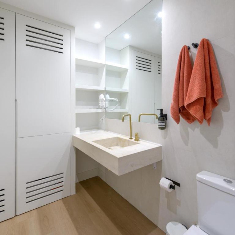Gran Via NEW 2BR 1BTH Elevator - Two-Bedroom Apartment - 59