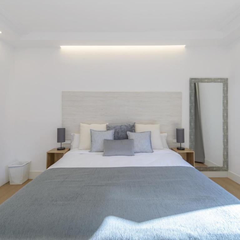 Gran Via NEW 2BR 1BTH Elevator - Two-Bedroom Apartment - 43