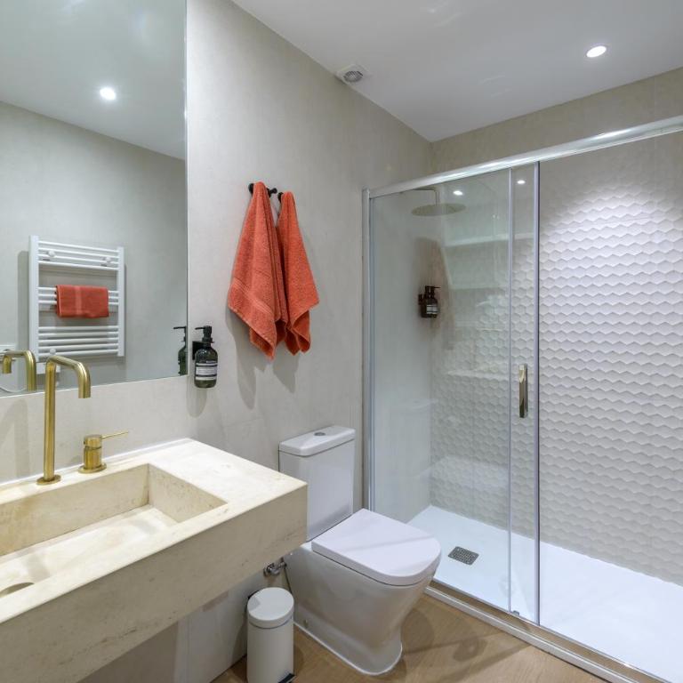 Gran Via NEW 2BR 1BTH Elevator - Two-Bedroom Apartment - 58