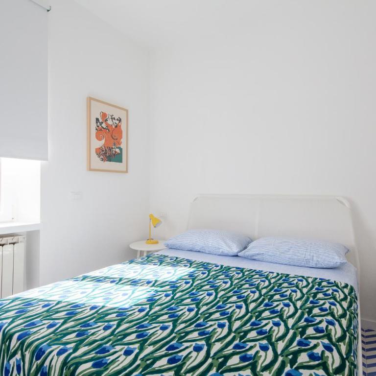 "San Giovanni Apartment" Seaview, terrace, 2 Aircondo BDR, 3rd floor, Free Garage 200 mt far, from Train platform elevator to the upper walking road, 200mt to home - Apartamento de 2 dormitorios - 7