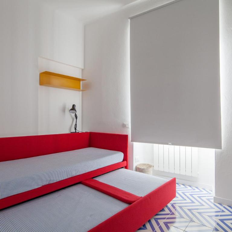 "San Giovanni Apartment" Seaview, terrace, 2 Aircondo BDR, 3rd floor, Free Garage 200 mt far, from Train platform elevator to the upper walking road, 200mt to home - Apartamento de 2 dormitorios - 30