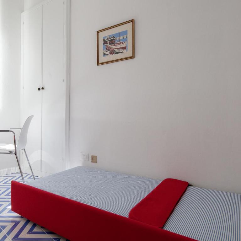 "San Giovanni Apartment" Seaview, terrace, 2 Aircondo BDR, 3rd floor, Free Garage 200 mt far, from Train platform elevator to the upper walking road, 200mt to home - Apartamento de 2 dormitorios - 32