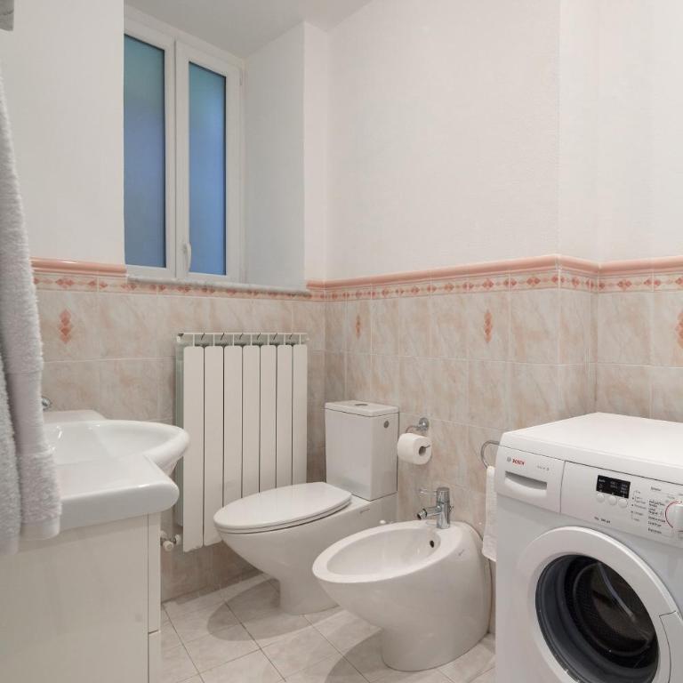 "San Giovanni Apartment" Seaview, terrace, 2 Aircondo BDR, 3rd floor, Free Garage 200 mt far, from Train platform elevator to the upper walking road, 200mt to home - Apartamento de 2 dormitorios - 34