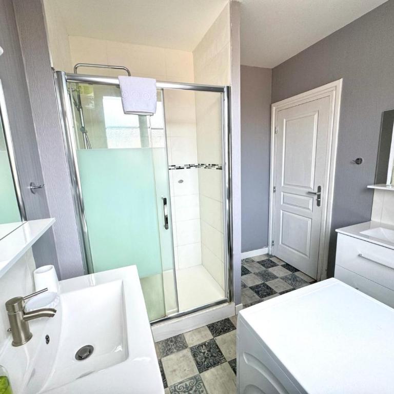 Magnifique 3 Chambres - Parking - Hyper Centre - Gare - Appartement 3 Chambres - 9