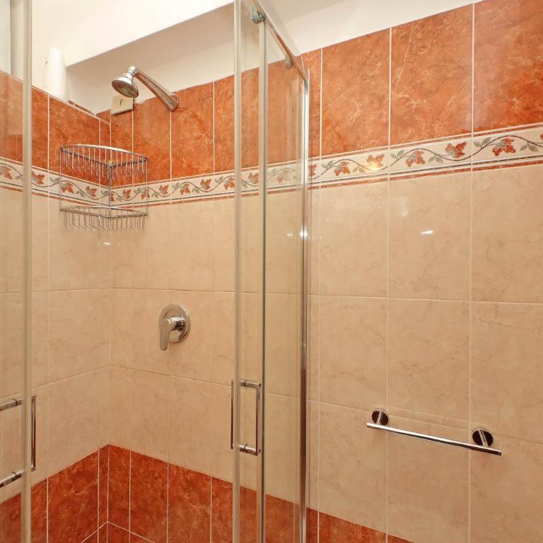 Domus Maggiore - Camera Matrimoniale con Bagno Privato Esterno - 9