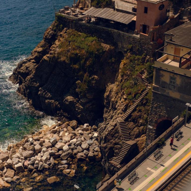 "San Giovanni Apartment" Seaview, terrace, 2 Aircondo BDR, 3rd floor, Free Garage 200 mt far, from Train platform elevator to the upper walking road, 200mt to home - Apartamento de 2 dormitorios - 14