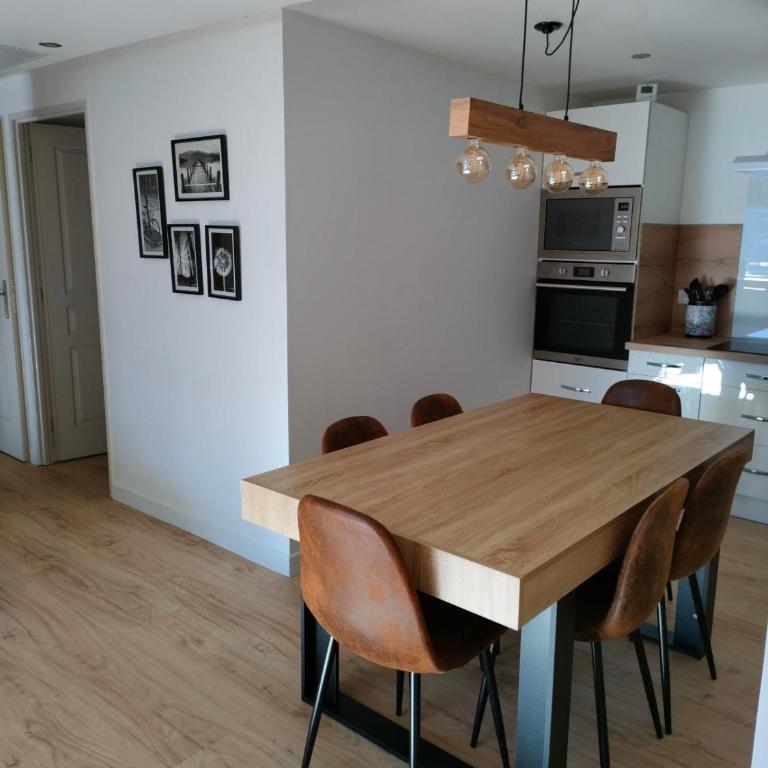 Le Panoramique du Plongeoir - T4 spacieux de 90m2 avec grande terrasse vue sur le lac de Serre Ponçon - Appartement 3 Chambres - 53
