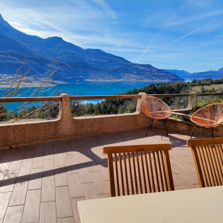 Le Panoramique du Plongeoir - T4 spacieux de 90m2 avec grande terrasse vue sur le lac de Serre Ponçon - Appartement 3 Chambres - 57