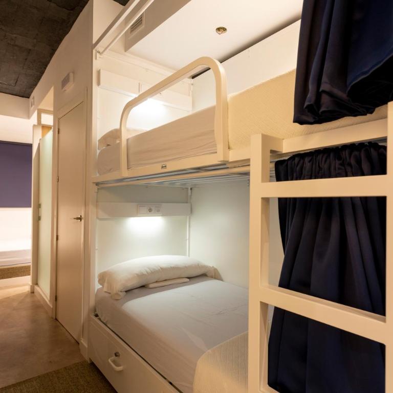 Malaga Stop Hostel AB - Habitación Familiar con baño privado - 6