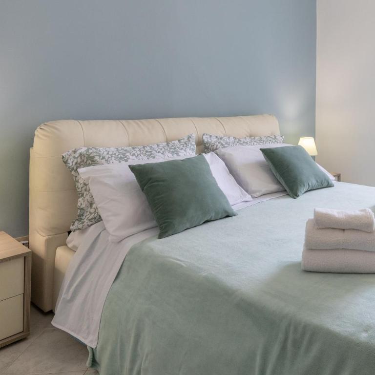 Verde Salmastro - Two-Bedroom Apartment - 13