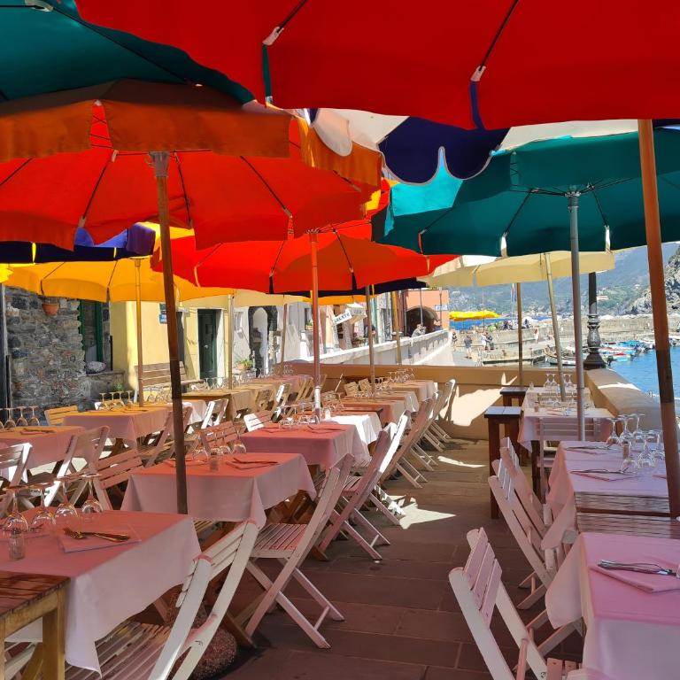 "Marina Apartment" in Vernazza Historic, Restored, Beachfront, 2nd floor, 2 Aircondo BDR, 2BHT, rare Private Garage 300 mt far, 200 mt from train - Two-Bedroom Apartment - 47
