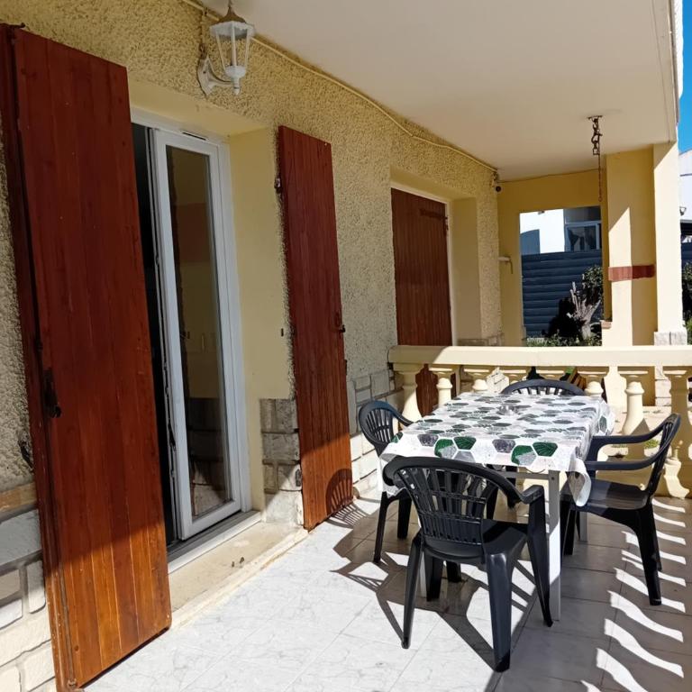 Bas de villa proche plages et calanques - Apartment - Erdgeschoss - 18