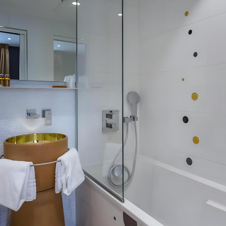 Hotel Les Bulles De Paris - Chambre Double ou Lits Jumeaux Supérieure - 3