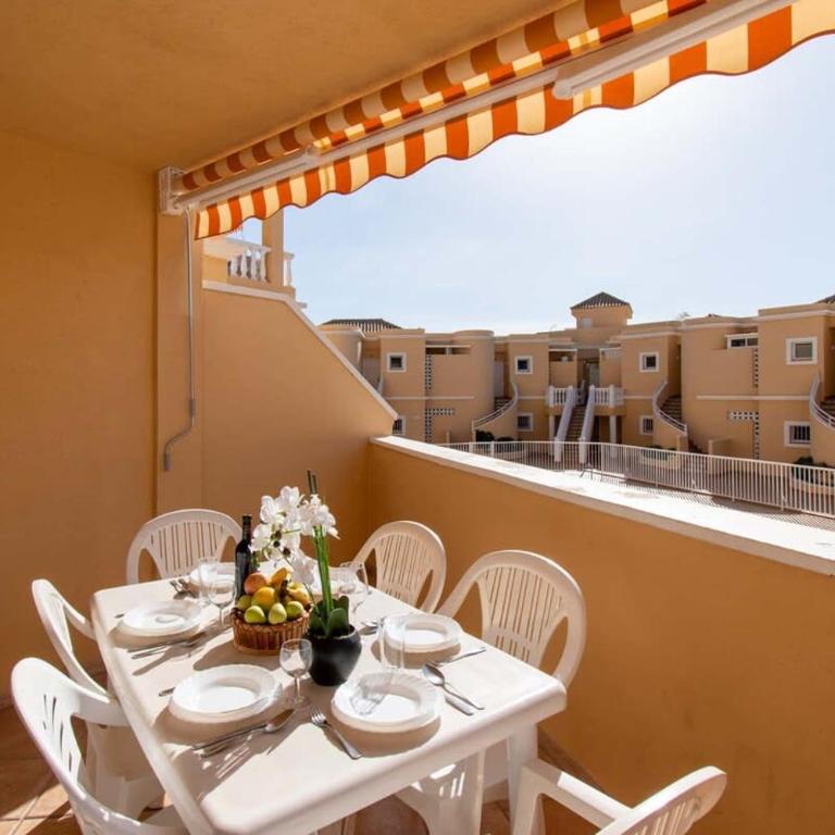 Benimar 13 - Two Bed overlooking the pool - Apartment - 5