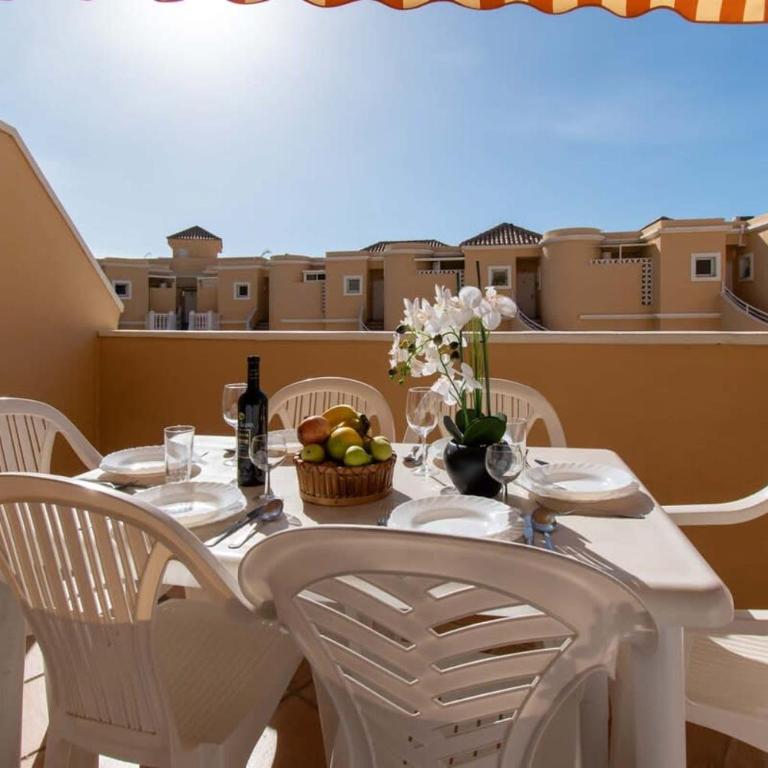 Benimar 13 - Two Bed overlooking the pool - Apartment - 7