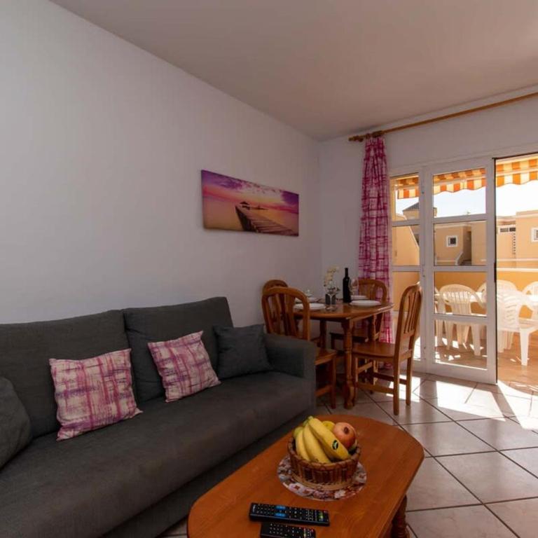 Benimar 13 - Two Bed overlooking the pool - Apartment - 10