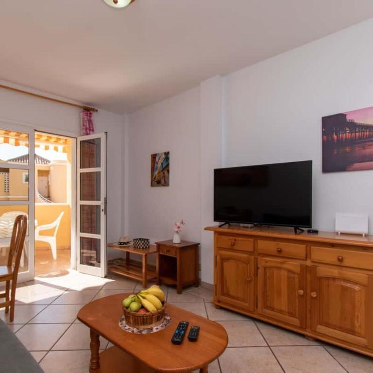 Benimar 13 - Two Bed overlooking the pool - Apartment - 11