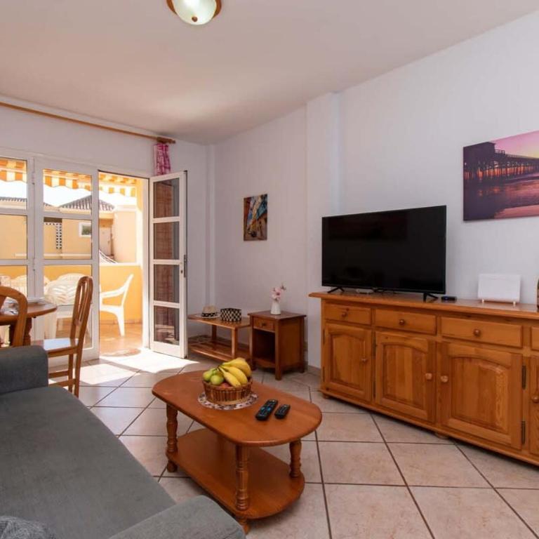 Benimar 13 - Two Bed overlooking the pool - Apartment - 12