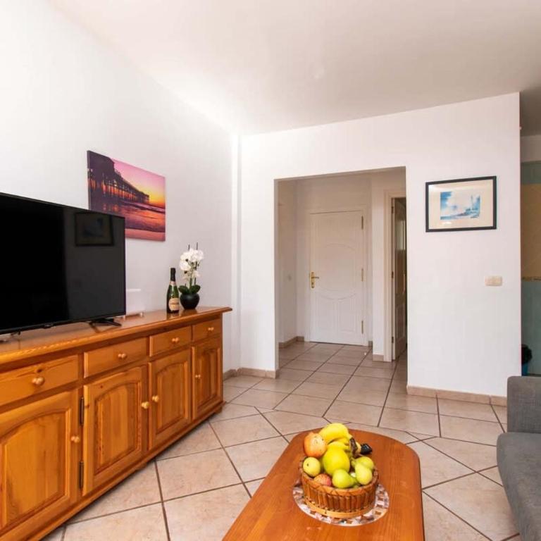 Benimar 13 - Two Bed overlooking the pool - Apartment - 14