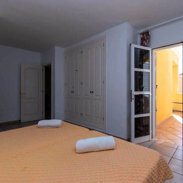Benimar 13 - Two Bed overlooking the pool - Apartment - 21