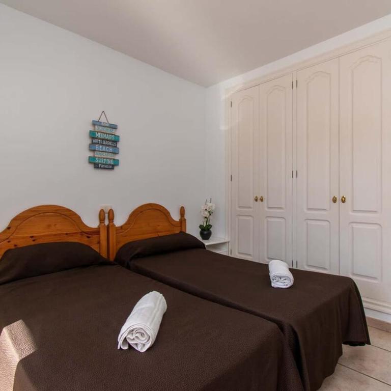 Benimar 13 - Two Bed overlooking the pool - Apartment - 25