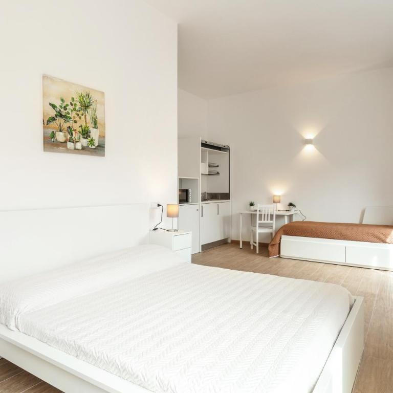 Lena's Rooms - Camera Matrimoniale Deluxe con Balcone - 7