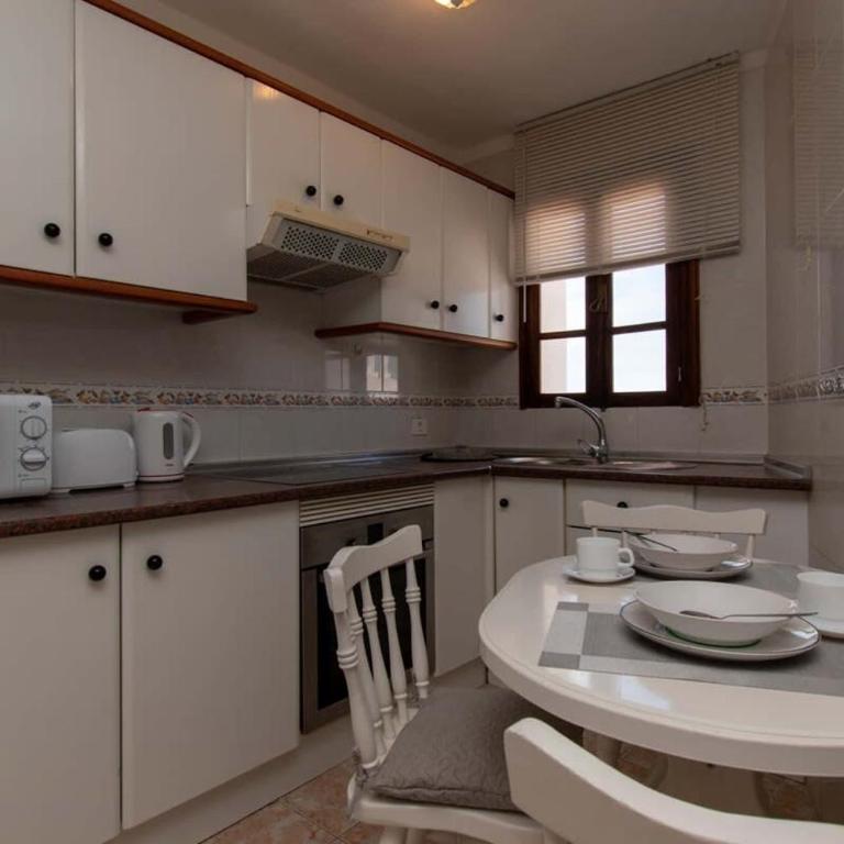 Parque Santiago II 269 - Studio with sea and pool views - Apartamento - 20