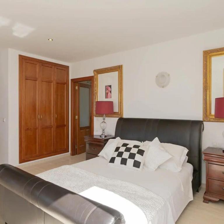 Villa Athena with private heated pool and sea views - Villa - 10