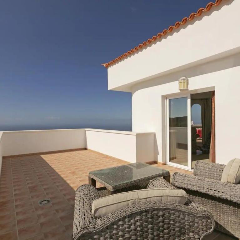 Villa Athena with private heated pool and sea views - Villa - 12