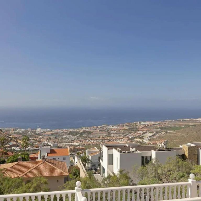 Villa Athena with private heated pool and sea views - Villa - 14