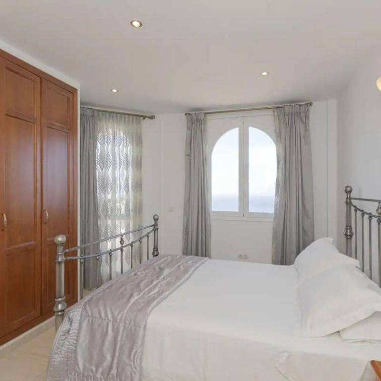 Villa Athena with private heated pool and sea views - Villa - 23