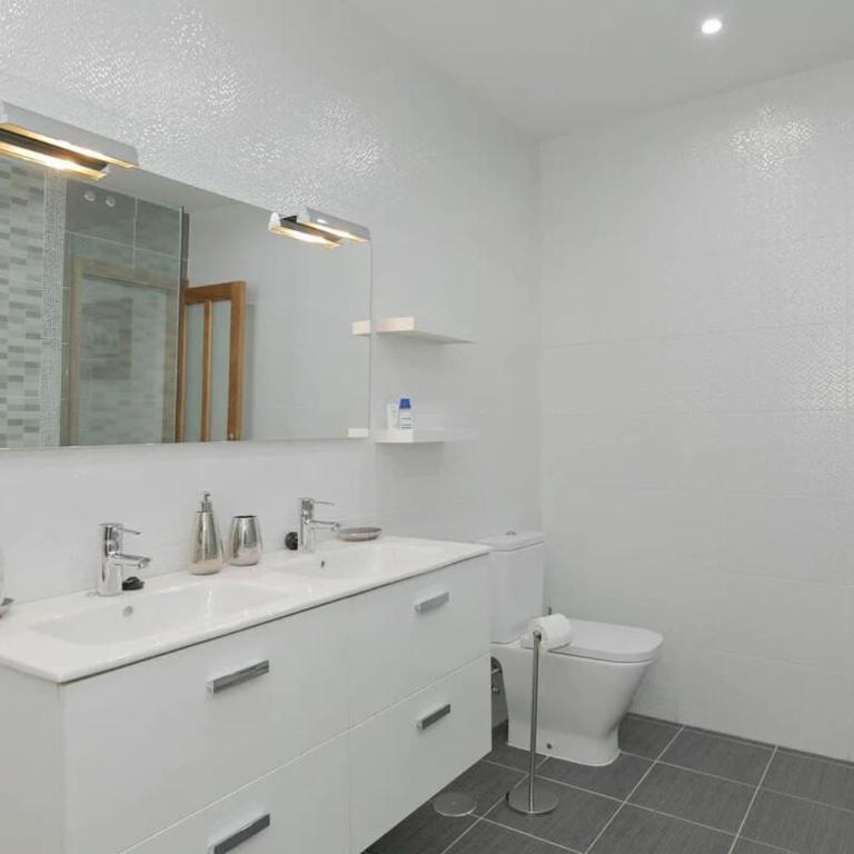 Villa Athena with private heated pool and sea views - Villa - 35