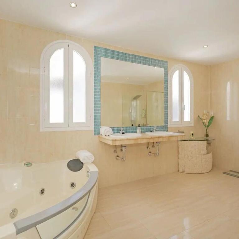 Villa Athena with private heated pool and sea views - Villa - 40