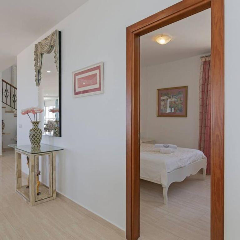 Villa Athena with private heated pool and sea views - Villa - 54