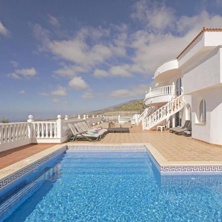 Villa Athena with private heated pool and sea views - Villa - 58