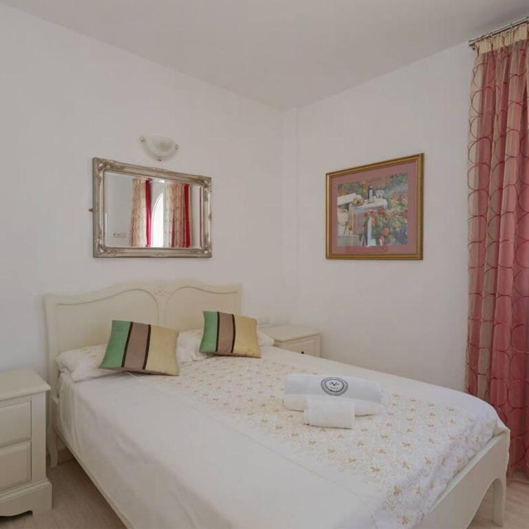 Villa Athena with private heated pool and sea views - Villa - 63