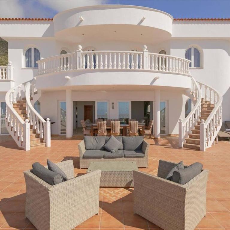 Villa Athena with private heated pool and sea views - Villa - 70