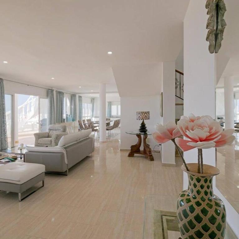 Villa Athena with private heated pool and sea views - Villa - 75