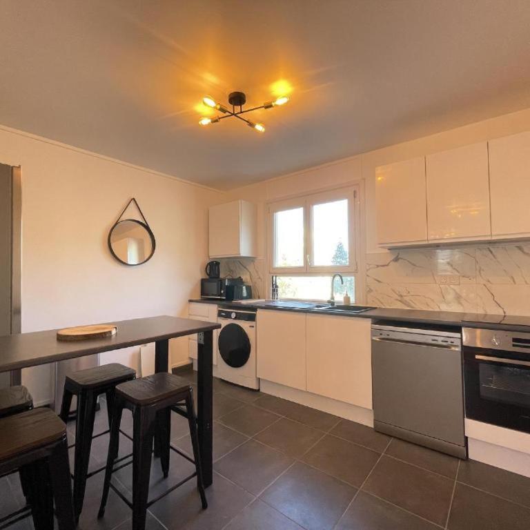Le Bary - 8p - 100m2 - Gare - Parking Privé Gratuit - Appartement Supérieur - 11