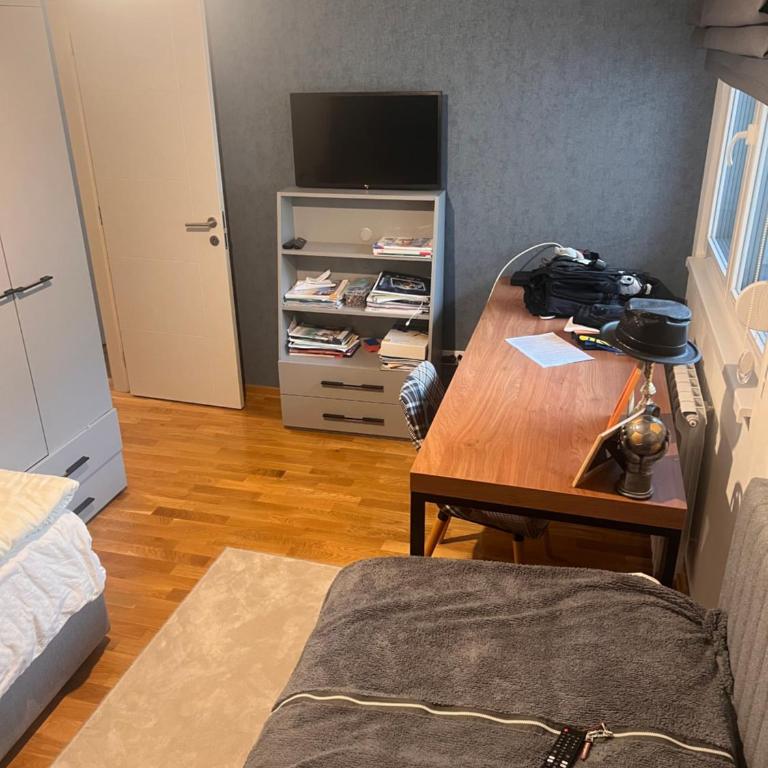 Autokomanda Large Family Apartment - Apartman sa 3 Spavaće Sobe - 2