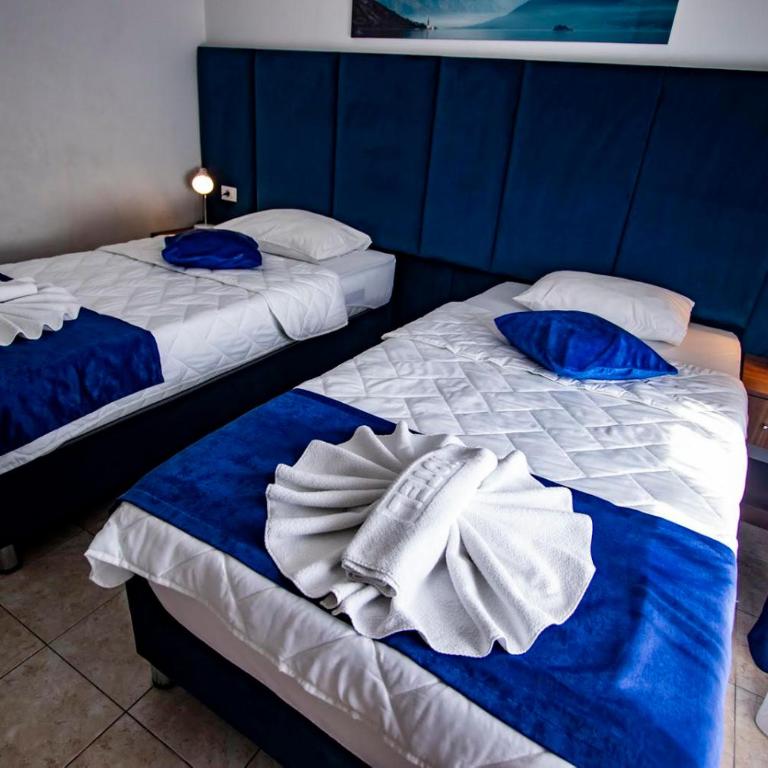 Hotel Play - Twin Room - 4