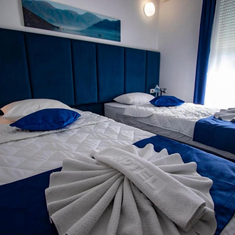 Hotel Play - Twin Room - 8