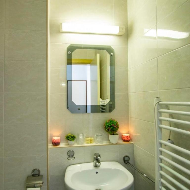 Hotel Play - Twin Room - 10