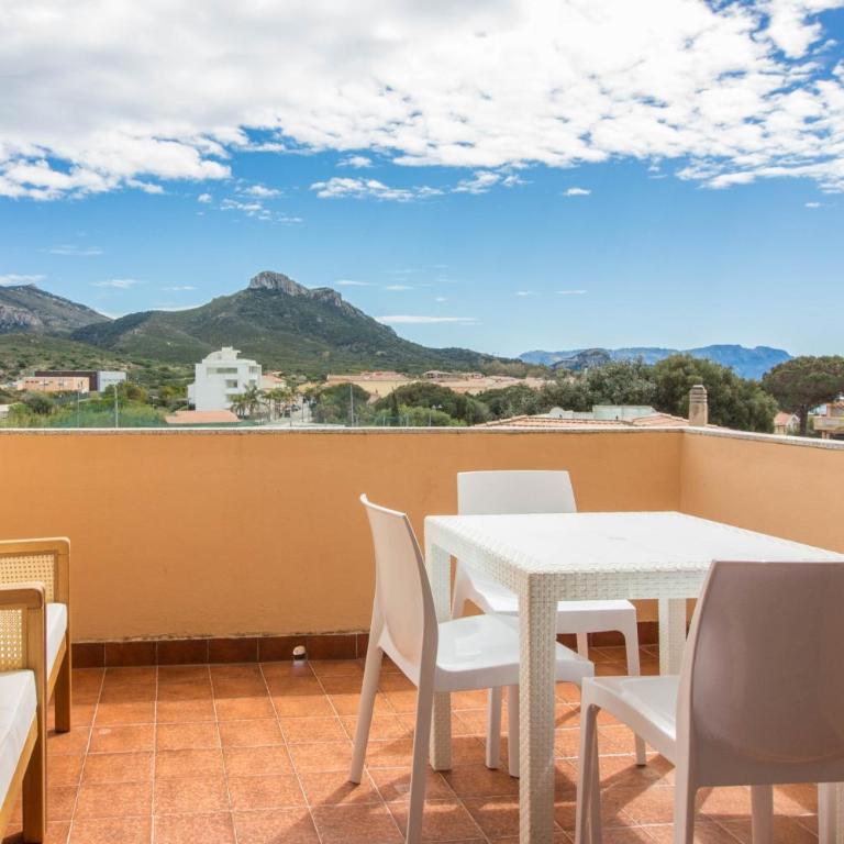 GuestHost - Golfo Aranci Sunny Retreat Apartment with Terrace! - Appartamento con 2 Camere da Letto - 1