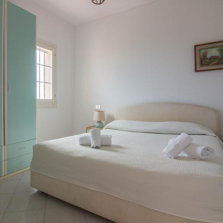 GuestHost - Golfo Aranci Sunny Retreat Apartment with Terrace! - Appartamento con 2 Camere da Letto - 3